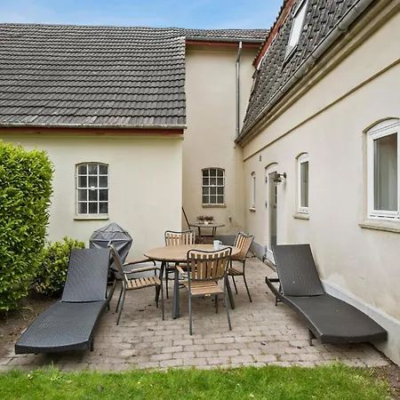 2 Bedroom Beautiful In Lejlighed Middelfart