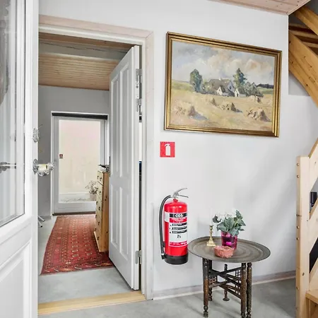 Stunning Apartment In Middelfart Daire